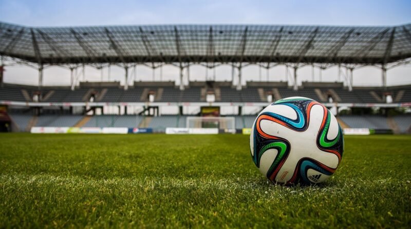 Match fitness and transition defense. Because this match takes place early in the pre-season cycle, the team that manages energy levels better and avoids defensive lapses during fast turnovers will likely lift the trophy.
