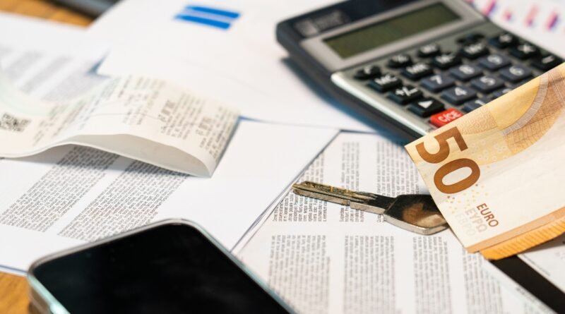 Athlete planning a monthly budget with training expenses, nutrition costs, and savings to support long-term financial goals and sports performance