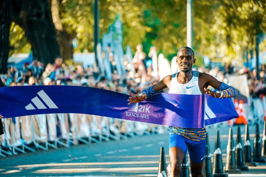 Marathon runners competing in Mexico City