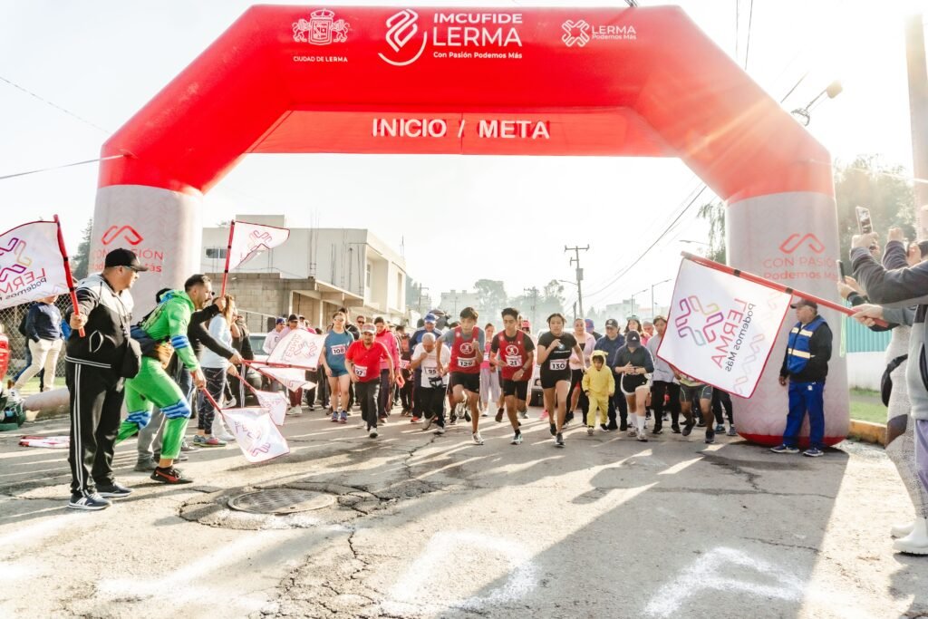Mexico City Marathon Telcel 2026 runners 