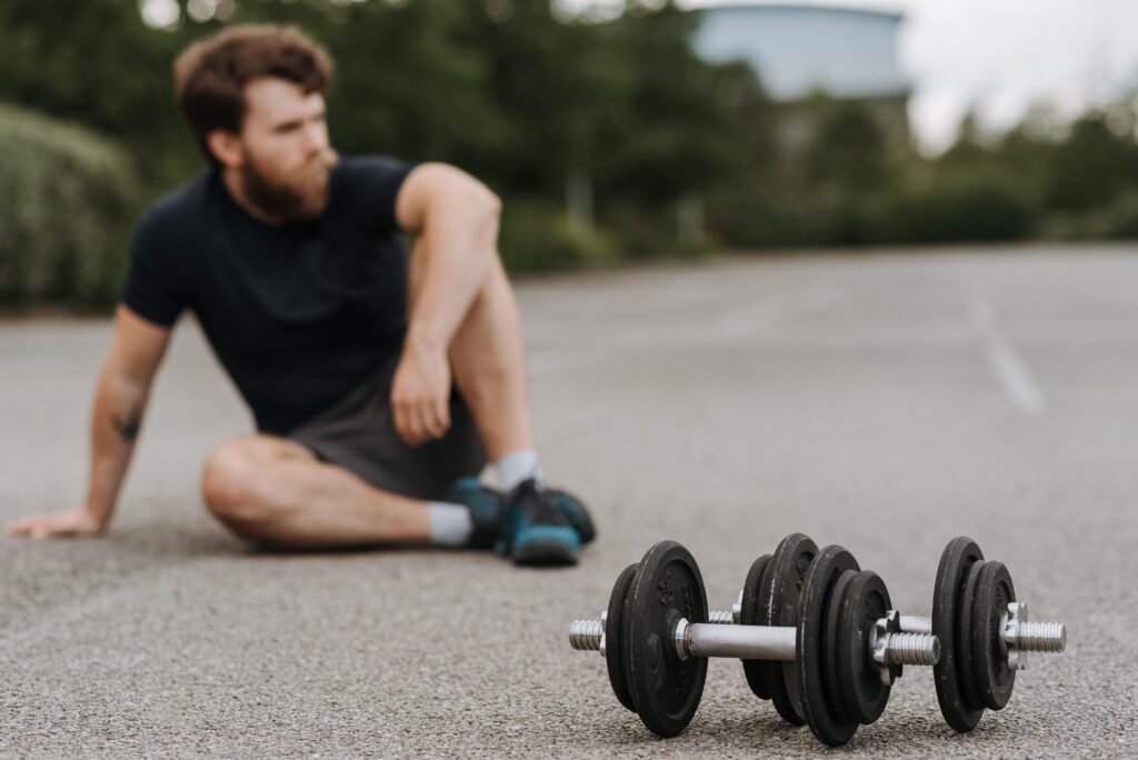 Person following a plan to lose belly fat in 30 days 