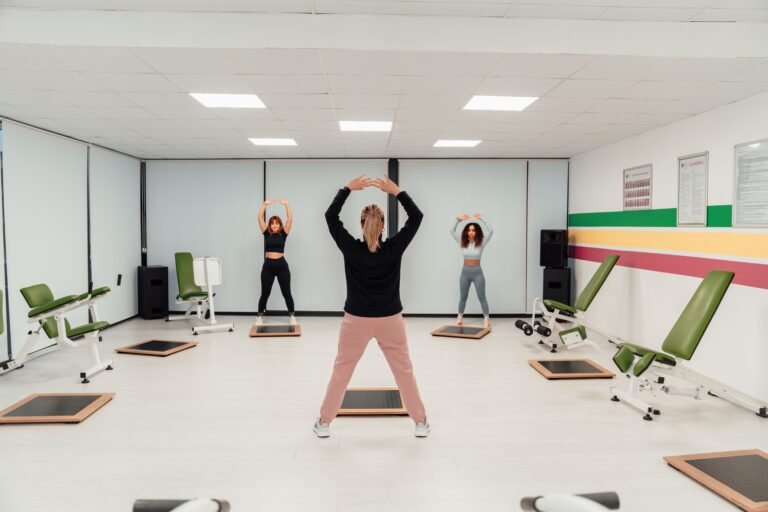 Pilates et gym douce : bienfaits et exercices